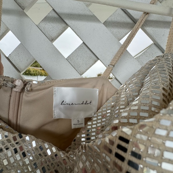 Line and Dot glow up dress - Picture 4 of 6